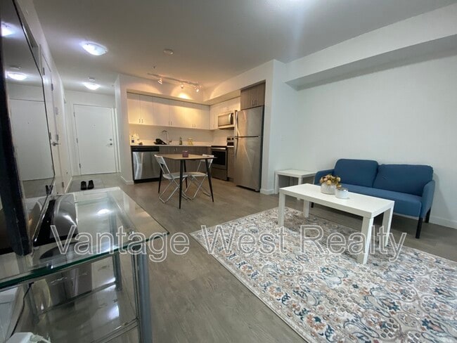 Photo - 695-695 Academy Way