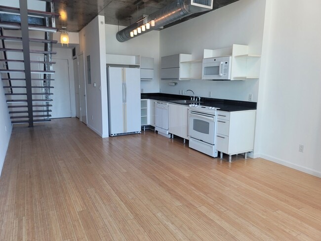 Photo - 690 SW 1st Ct Unidad # 1919