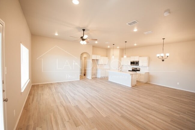 Photo - 3/2/2 Beautiful Townhome
