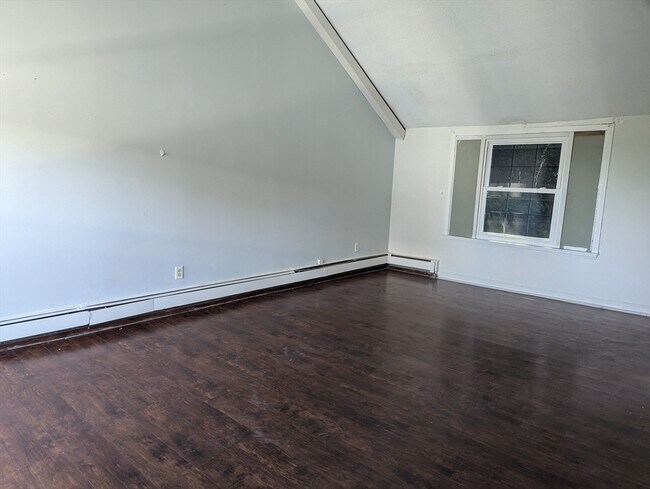 Photo - 581 Proctor Ave Unit 3