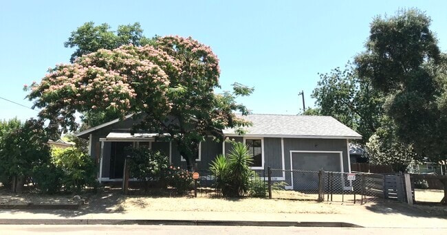 Building Photo - 3055 Spencer Ave Rental
