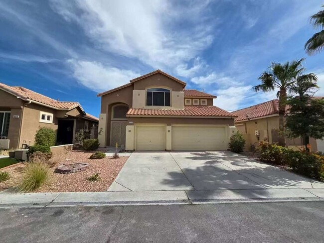 Building Photo - Beautiful two-story home with 5 bedrooms