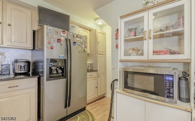 Photo - 66 Garrison St