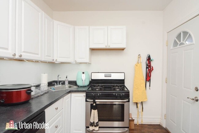 Photo - 3716 N Hoyne Ave Unit M05B