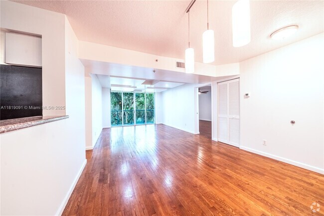 Building Photo - 619 E Sheridan St Unit 204 Rental