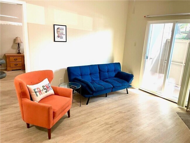 Photo - 114 E 31st St Unidad 107 Rental