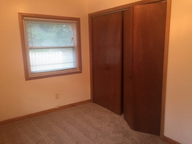 Photo - Nice 2 bedroom ranch with lake access