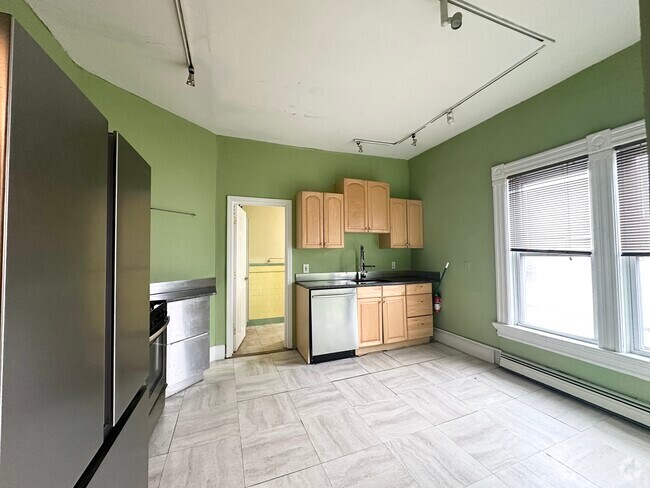 Building Photo - 124 Almy St Rental