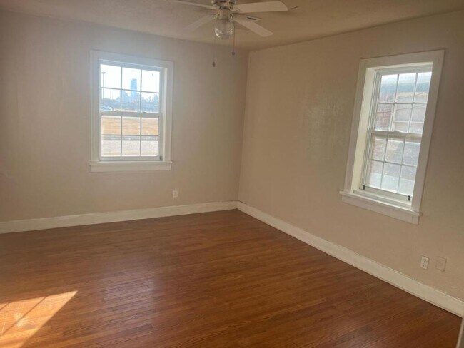 Photo - 301 NE 26th St