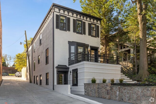 Building Photo - Stylish Cleveland Park Renovation with Par... Rental