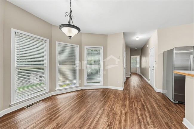 Photo - 4524 Kingsgate Ct NW
