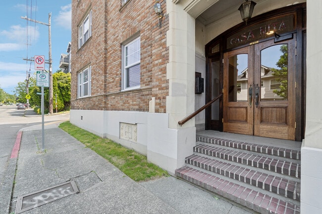 Building Photo - Casa Nita Apts