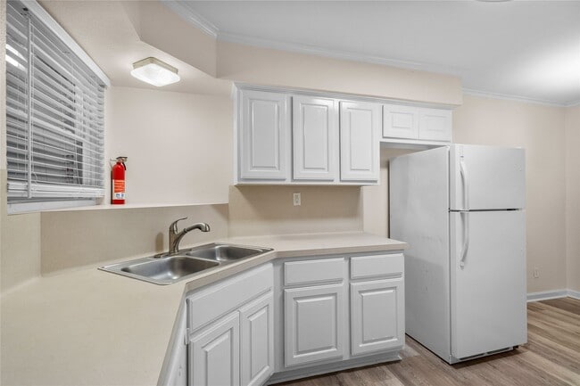 Building Photo - 102 The Strand Unit 31