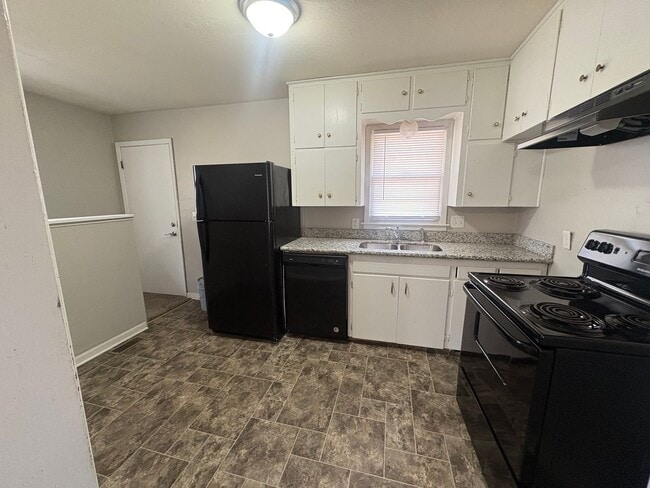 Photo - Beautiful 2 bedroom 1 bath with bonus room
