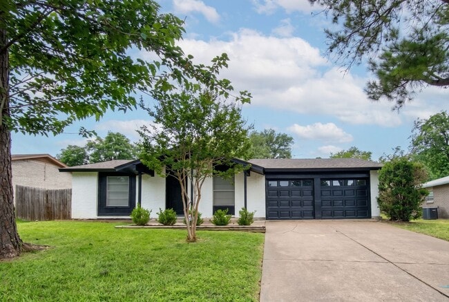 Photo - 2718 Ozark Dr