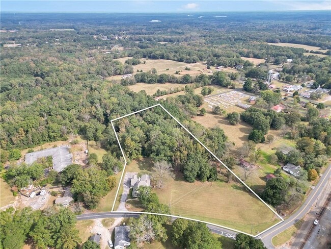 Photo - 265 Kudzu St