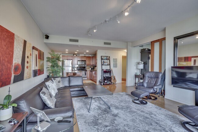 Photo - 1240 India St