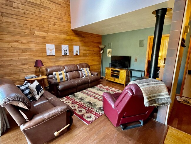 Building Photo - 228 County Rd Rental