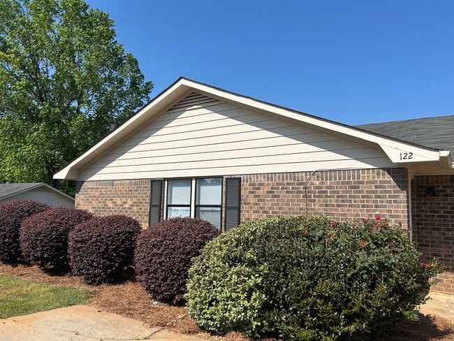 Building Photo - 120/122 Deer Creek Dr Unit 122 Deer Creek Dr