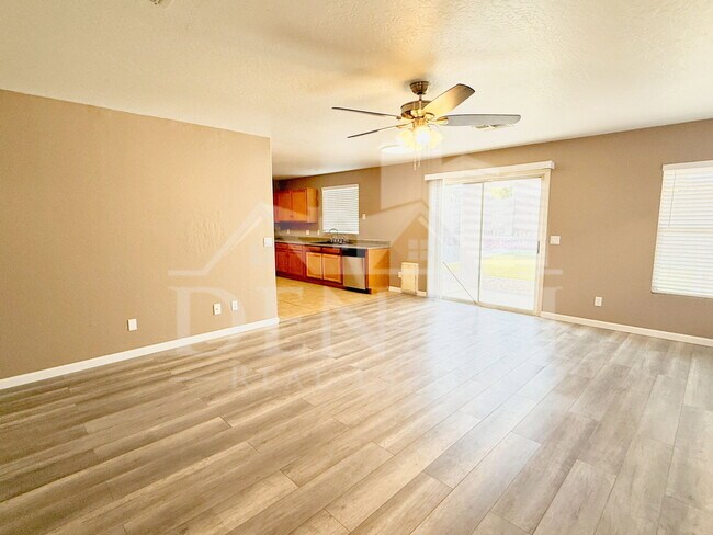 Photo - 11810 W Sunnyside Dr