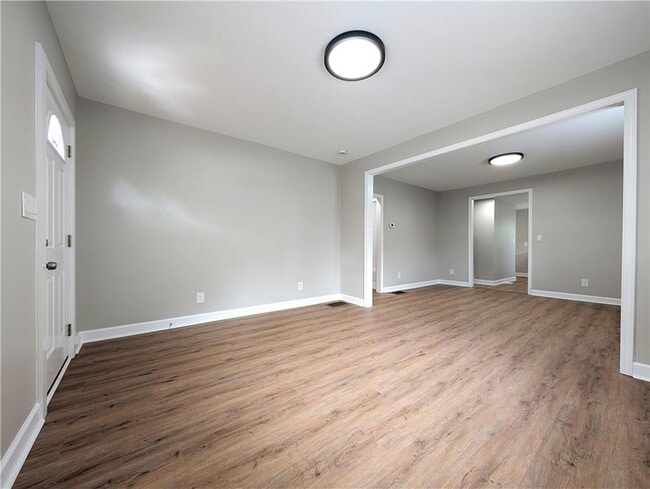 Photo - 1377 Pine Ave
