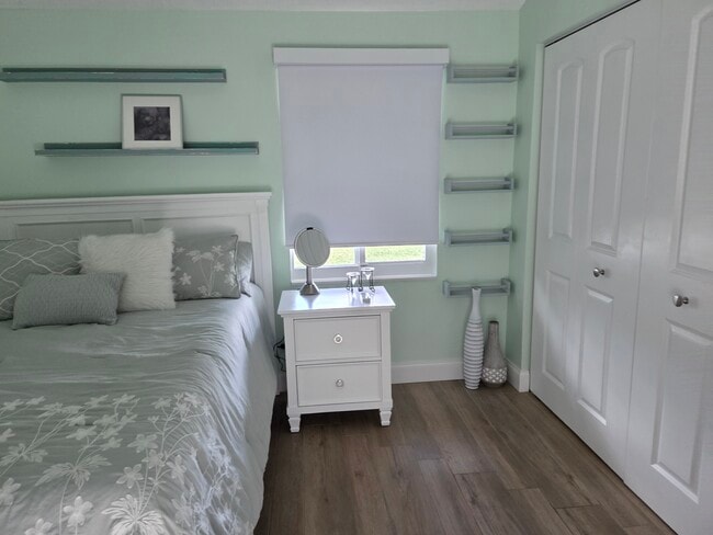 Building Photo - 513 NW 48th Ave