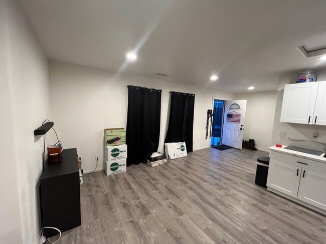 Photo - 125 N Walnut Ave