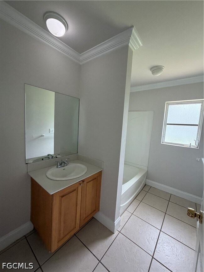 Photo - 5315 Belrose St