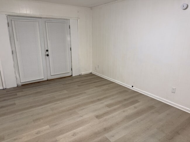 Photo - 3633 Woodley Rd