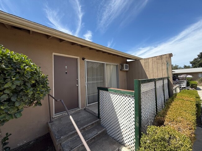 12784 California St Unidad J