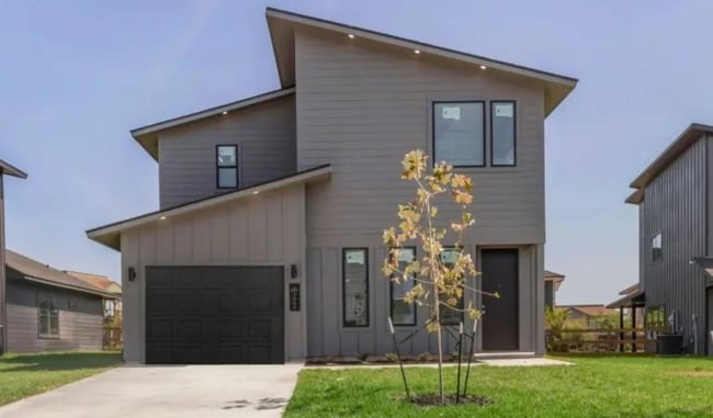Building Photo - 4500 Gloria Allen Dr