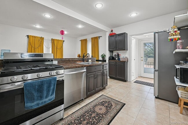 Photo - 13 Herbert Ave