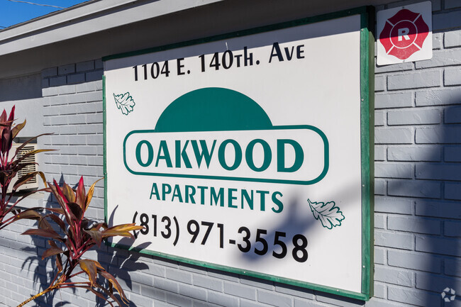 Building Photo - Oakwood Apartments