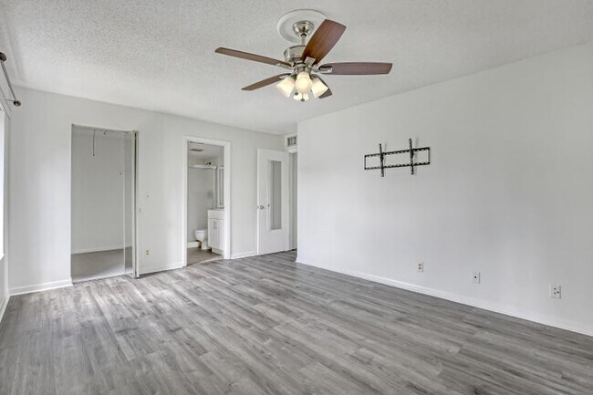 Photo - 3618 Alder Dr Unit 3618 Alder Drive H2