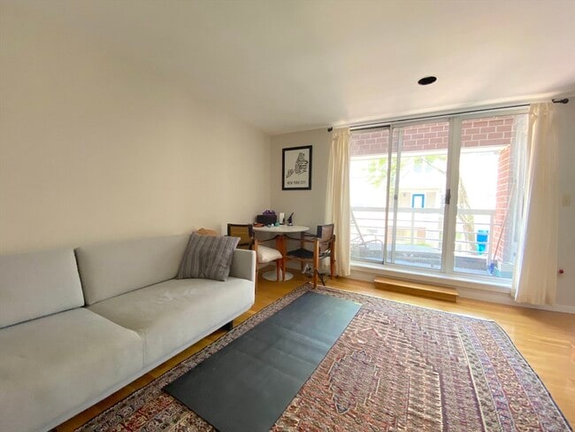 Building Photo - 20 Chestnut St Unit 210