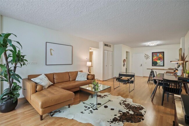 Photo - 800 West Ave Unidad 738