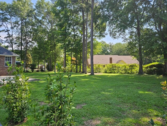 Photo - 2947 Sylvan Way