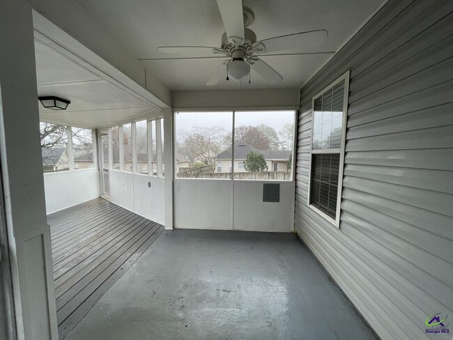 Photo - 308 Cosmos Ave