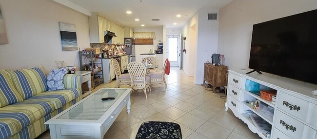 Photo - 2724 Garden Dr S Unit 310