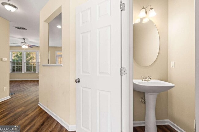 Photo - 3323 Castleberry Village Cir