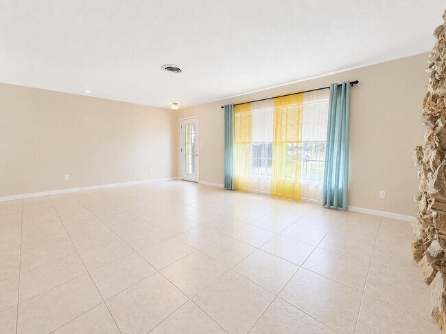 Photo - 1365 29th Ave