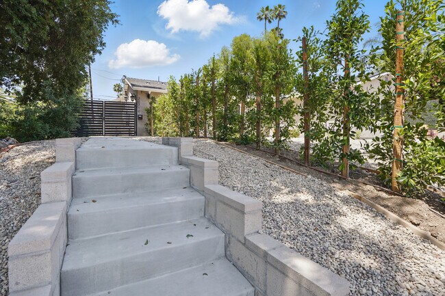 Photo - 20721 Clark St