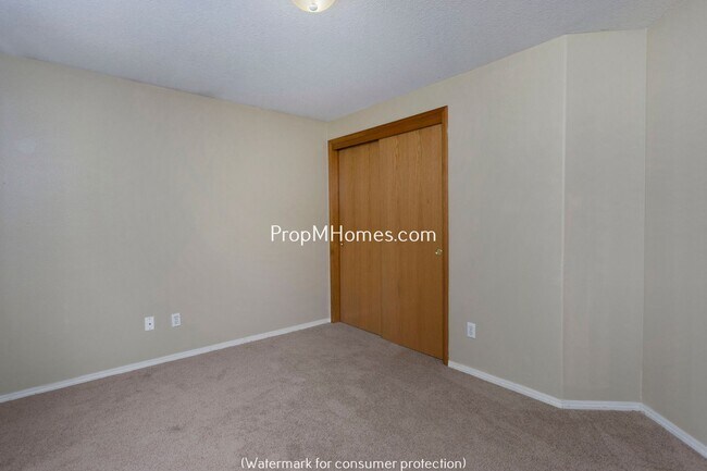 Photo - Alluring Three Bedroom Sherwood Home w/ Fe...