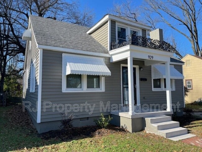 Photo - 929 Birch St