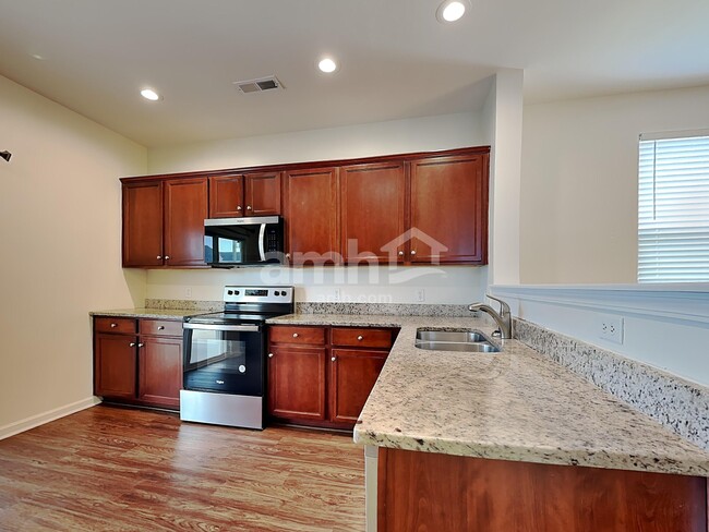Photo - 271 Cameron St
