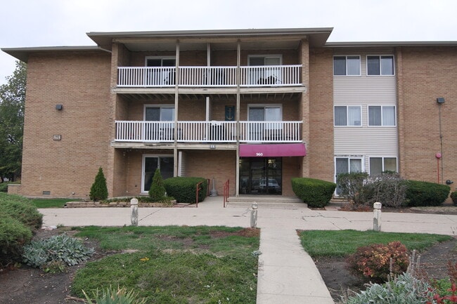 Building Photo - 960 Beau Dr Unit 109