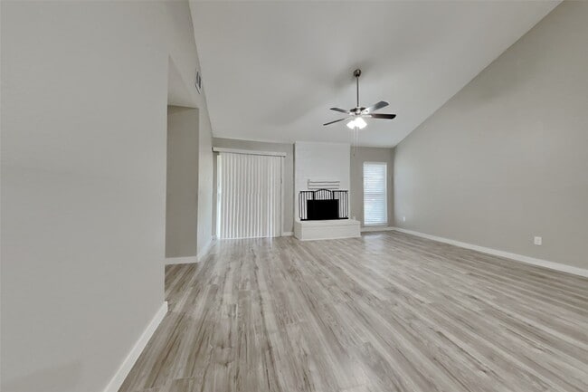 Photo - 10207 Horseshoe Bend Dr
