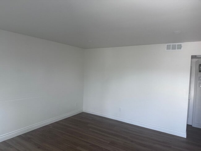 Photo - 6204 Stine Rd Unit B