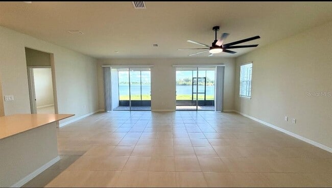 Photo - 3099 Springbank Dr