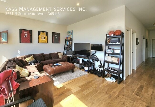Photo - 3651 N Southport Ave Unit 3651-3